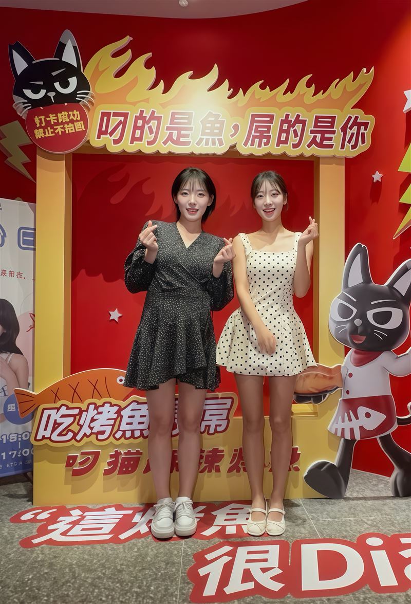 河智媛與禹洙漢昨現身麻辣烤魚餐廳,與現場粉絲互動合影。(圖/ATT4FUN提供)