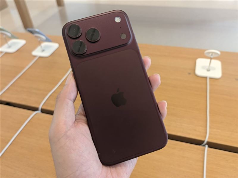 iPhone 18 Pro系列今開賣！傑昇通信指定新色免費送磁吸配件。（圖／品牌業者提供）