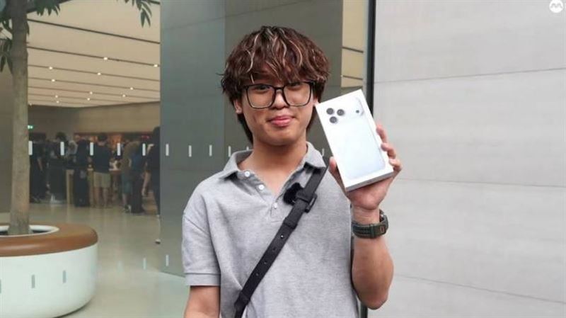 iPhone 18開賣！19歲學生排9hr搶當第一人