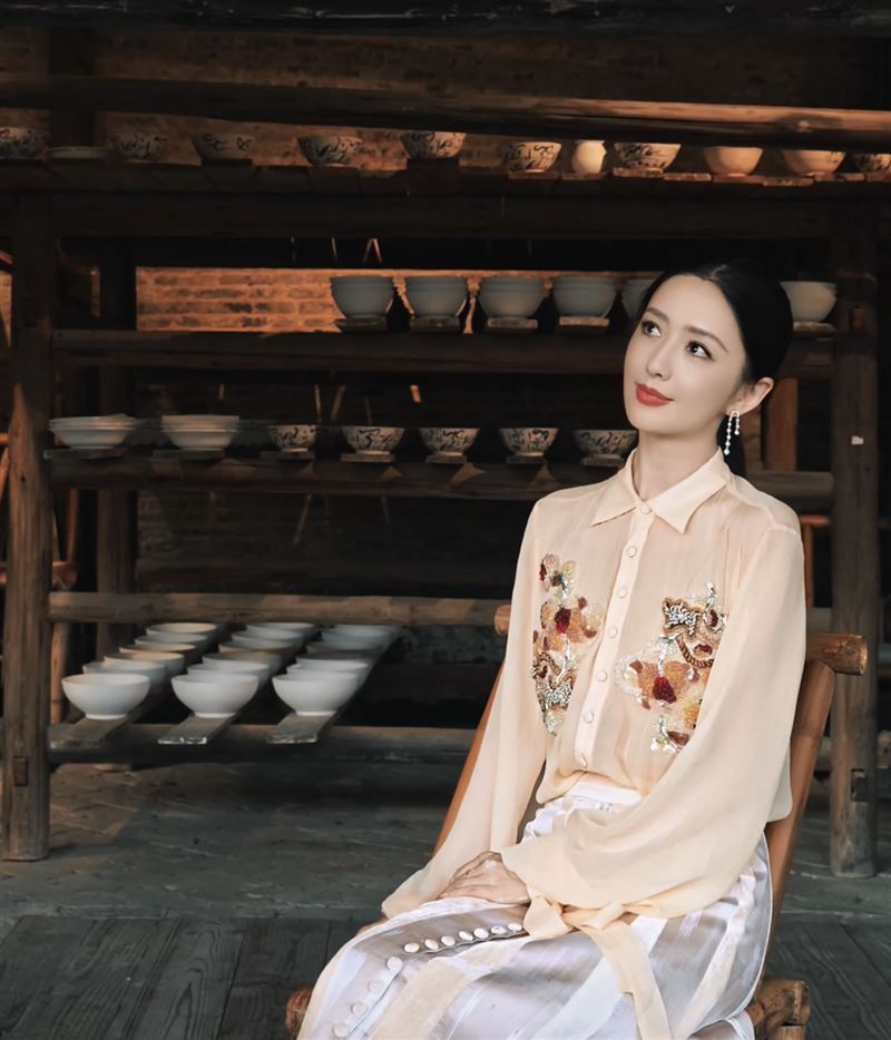 佟麗婭離婚至今5年。(圖/翻攝自微博)