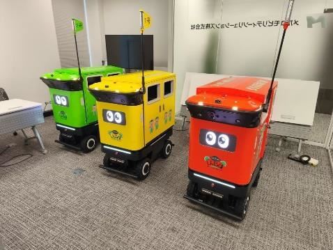 日本東京新宿站試驗機器人垃圾桶,盼減輕清潔人力負擔。(圖/翻攝畫面)