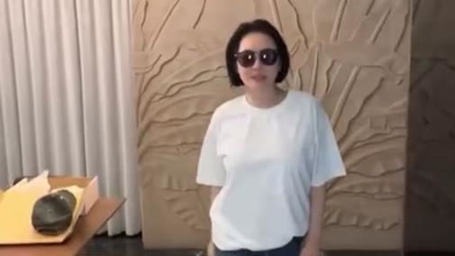 小S力挺愛女自創品牌 試穿開箱自嘲
