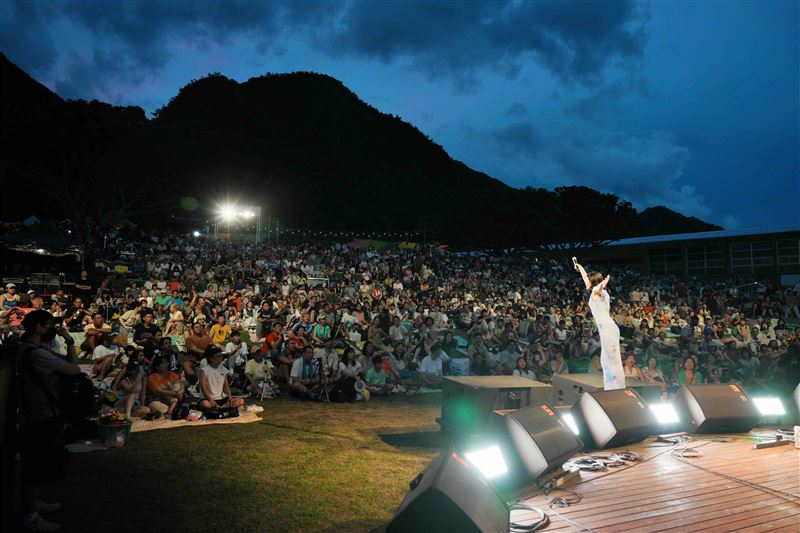 柯泯薰台東唱進日本澀谷。(圖/好好的藝術股份有限公司提供)