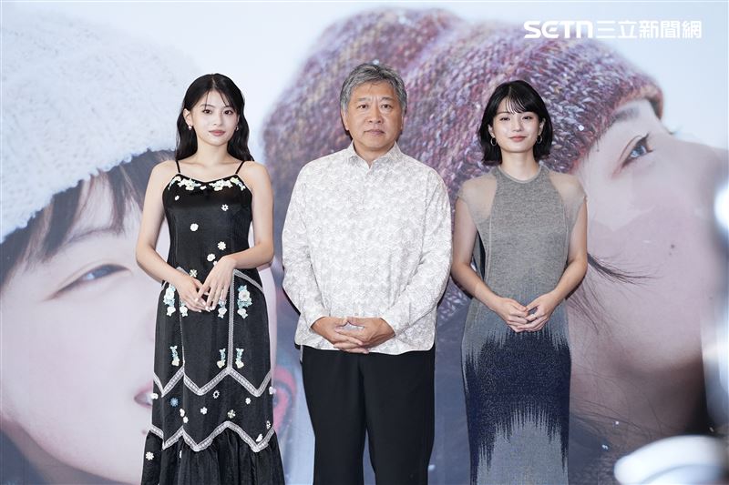 真人版電影《驀然回首》導演是枝裕和(中)率女主角出口夏希(左)、蒔田彩珠來台。(圖/記者鄭孟晃攝影)