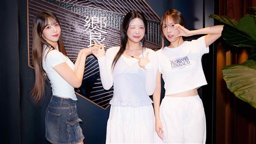 韓籍3女神登台北101慶功！廉世彬狂嗑牛排