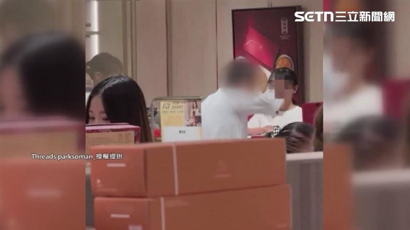 台中百貨公司一名男子購買中秋禮盒後,疑似因不合口味要求退貨遭到店員拒絕,沒想到男子情緒失控,對店員大聲飆罵