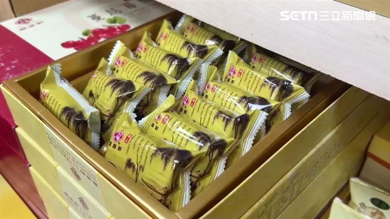過節前夕正是糕餅店最忙的時候