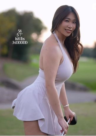 在成人影音平台擁有高人氣的網美蕾娜.阮(Reyna Nguyen),年收入高達新台幣3200萬元。(圖/翻攝自IG)