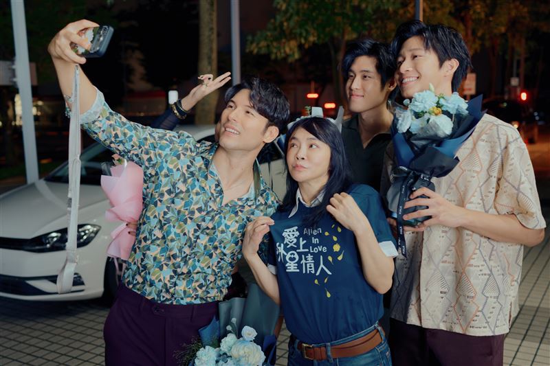 《愛上外星情人》演員在殺青之後,透露拍攝心路歷程。(圖/米神國際提供)
