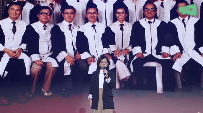 蘇巧慧表示,因為父執輩參與了台灣民主運動,她們在當年被稱為「叛亂犯的二代」(圖/翻攝畫面)