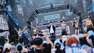 WATERBOMB萬人震撼！「這主持」強勢解鎖