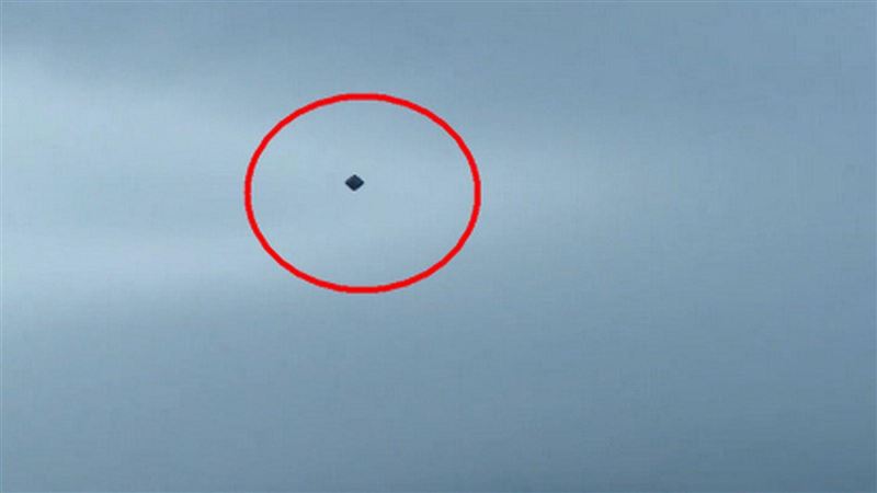 鑽石型UFO入侵墨西哥城　目擊與軍機交鋒