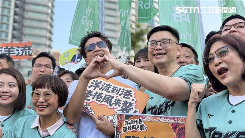 沈伯洋喝高雄珍奶嫌太甜 還透露口感差異