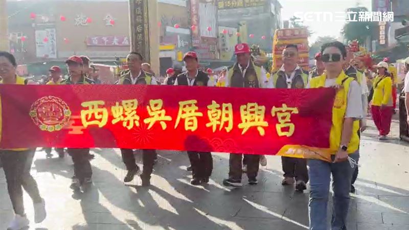 西螺吳厝朝興宮駐駕鹿港天后宮,希望讓百年的神緣可以代代相傳