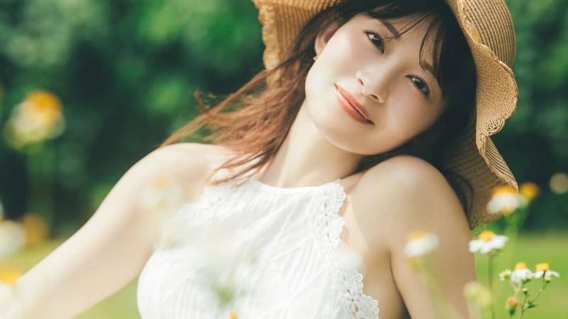 美女主播離婚後大解放　轉型推超辣寫真集