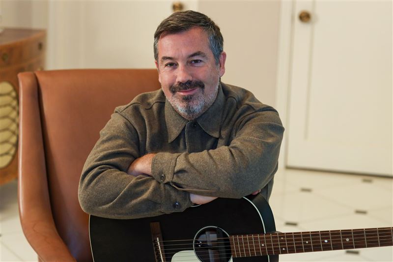 美國歌手鄧肯·謝克(Duncan Sheik)離世,享年56歲。(圖/翻攝自IG @theduncansheik)