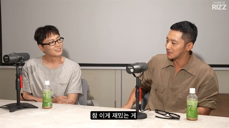卞約漢（右）分享《未生》開拍前遇到的小插曲。（圖／翻攝自YouTube-에겐남 스윙스頻道）