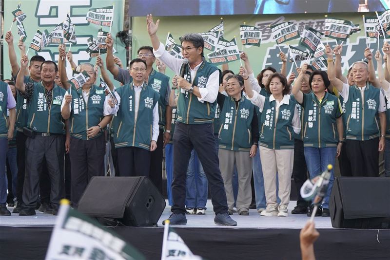 劉建國致詞。(圖/民進黨提供)