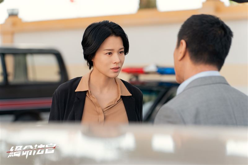 胡杏兒因信任張家輝,無意中透露車禍事件的受害者是誰。(圖/TVBS提供)