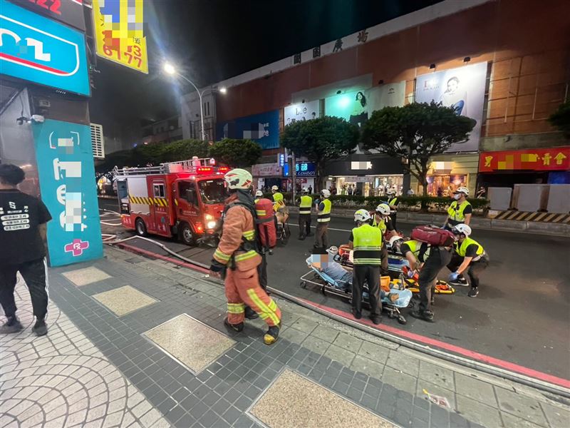 受困民眾跳2樓逃命釀9傷,財物損失尚在清點中。 (圖/翻攝畫面)