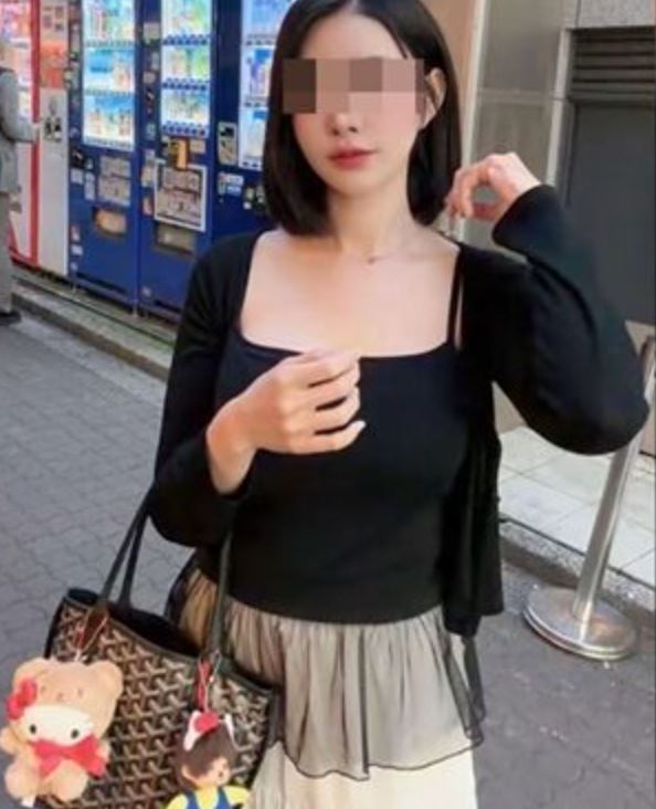 從當時親友協尋PO出的生活照,遭勒斃塞冰櫃泰籍女子,五官深邃氣質優雅。(圖/翻攝Threads)