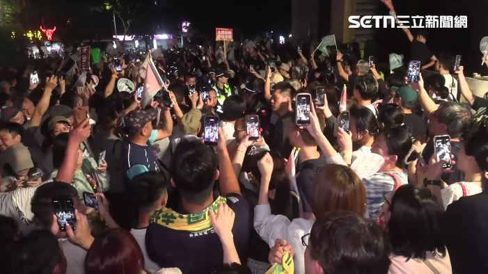 民進黨台北市長參選人沈伯洋掀起「洋流」熱潮。(圖/翻攝畫面)