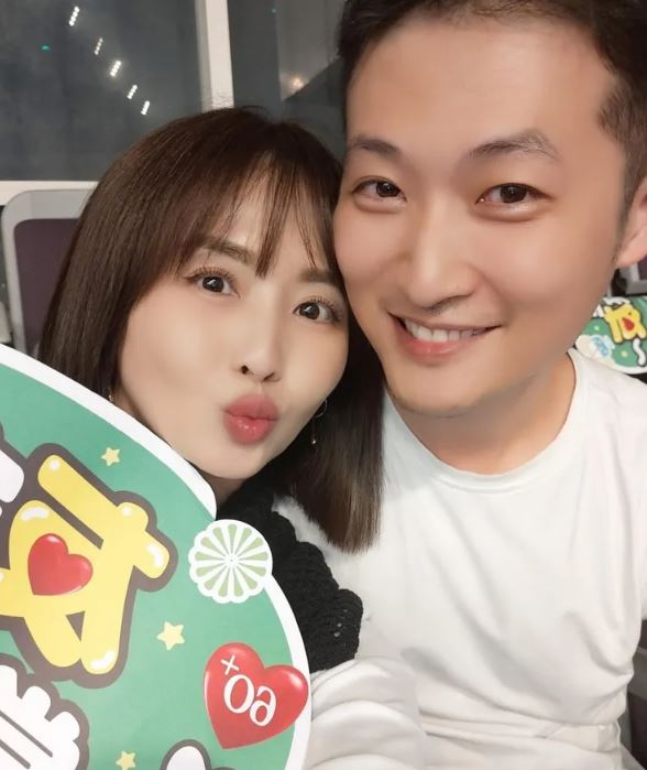 吳淑敏最後一次在社群分享夫妻照已是兩年前。（圖／翻攝自臉書）