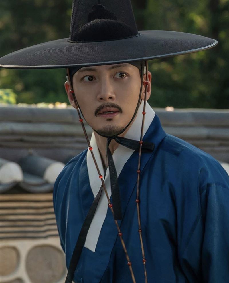 池昌旭在話題新劇《挑情醜聞》中飾演「朝鮮第一情聖」趙元。(圖/翻攝自IG @netflixkr)