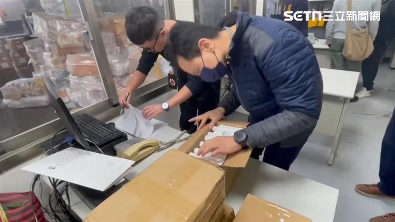 陳男化名「劉德華」從中國非法走私禽流感疫苗,被檢警逮個正著。(圖/翻攝畫面)