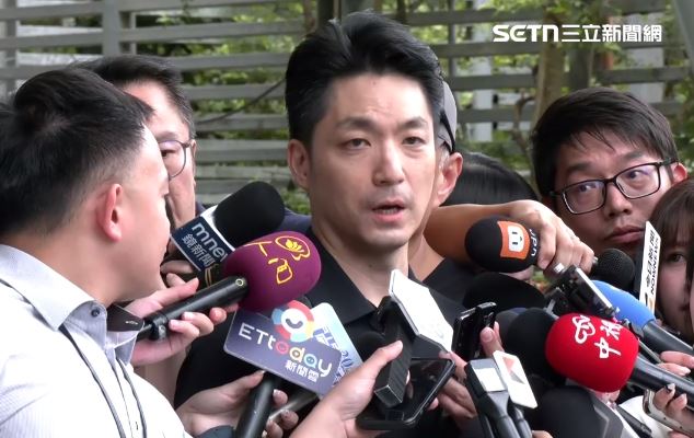 台北市長蔣萬安學歷爭議近期引發熱議,起因於立法院官網英文簡歷將其學歷由SJD誤植為JD。(圖/翻攝畫面)