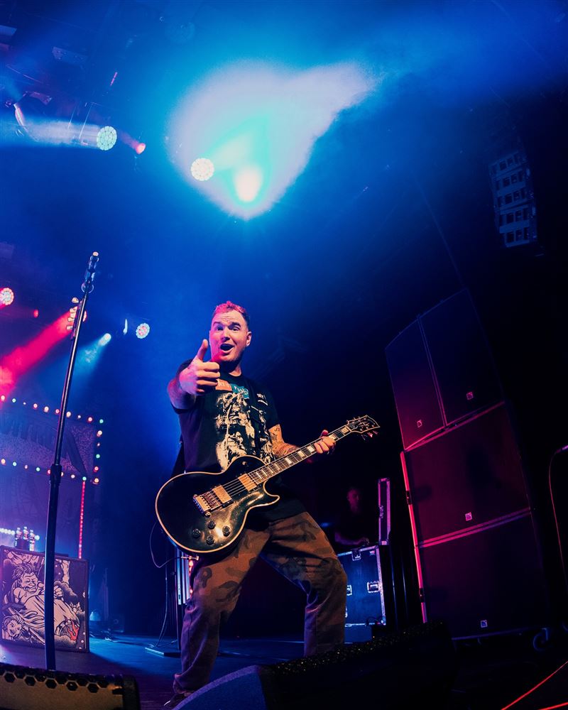 美國樂團New Found Glory(光宗耀祖)成員查德·吉爾伯特(Chad Gilbert)過世。(圖/翻攝自IG @xchadballx)