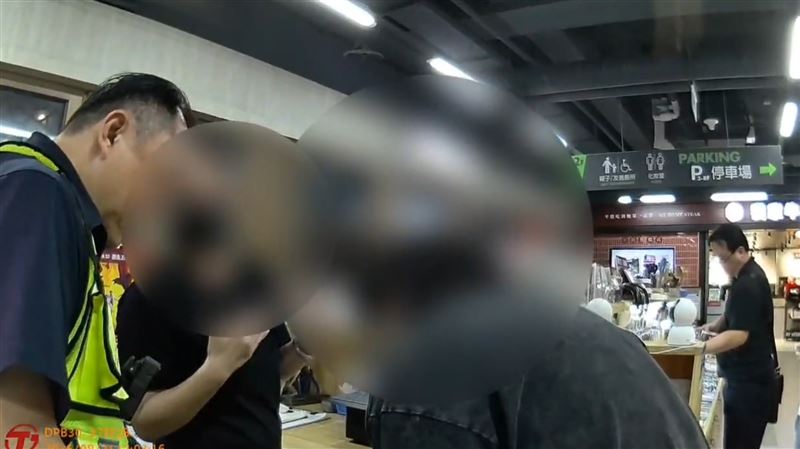 陳姓男子認為買到一用就壞的銼刀。(圖/翻攝畫面)