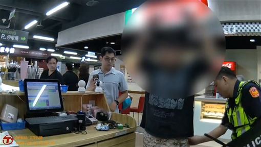 桃園男怒買到爛銼刀　退貨抓狂賣場揮刀