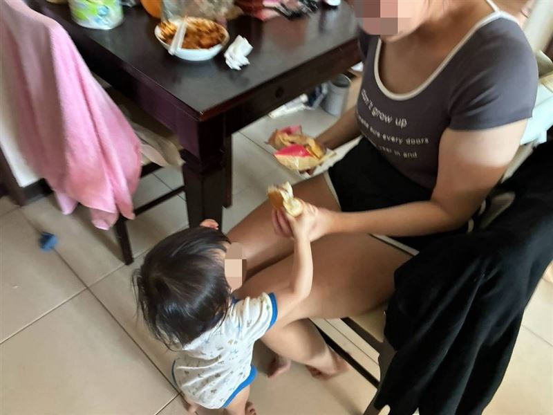 她馬桶驚險產女!可憐28歲單親媽幾乎全盲,淚問上蒼「我們母女明天在哪裡?」。(圖/翻攝自《愛的延續》公益協會臉書)