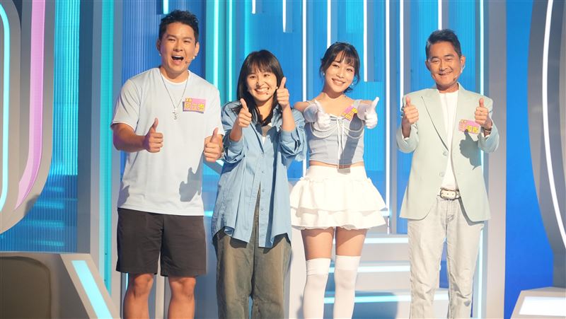 何立恩(左起)、謝郁賢、李安蕾、江國賓,由隊長江國賓率隊搶百萬。(圖/公視台語台提供)