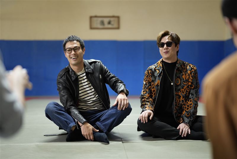 《接招吧!製作人》劇中蕭煌奇與製作人楊祐寧合作產生許多火花。(圖/壹壹影業提供)
