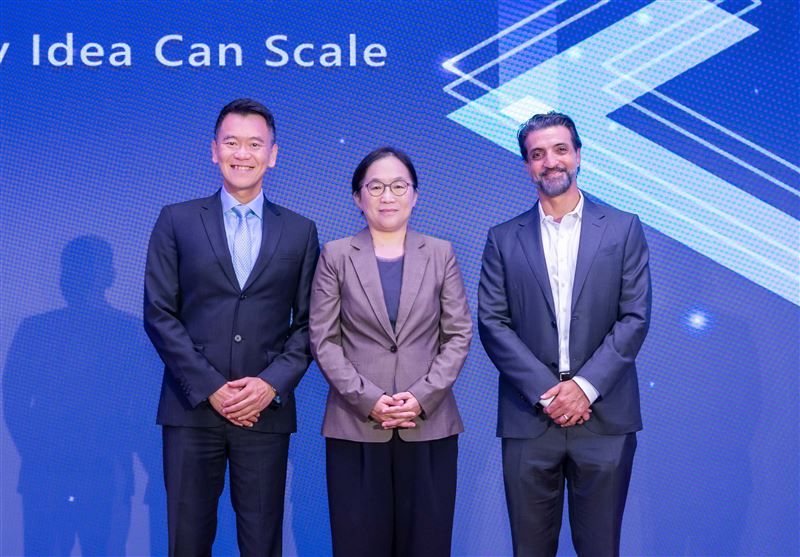 微軟DevDays技術年會揭曉Agentic AI新戰略。隨Copilot全球付費席次飆破3,000萬，AI正式從單一輔助晉升企業協作大腦。微軟攜手台灣產官學建構生態系，在這場百萬級的AI落地戰局中，台系供應鏈挾軟硬整合實力搶吃資安與客製化商機，拚打造下一波獲利引擎。（圖／微軟提供）