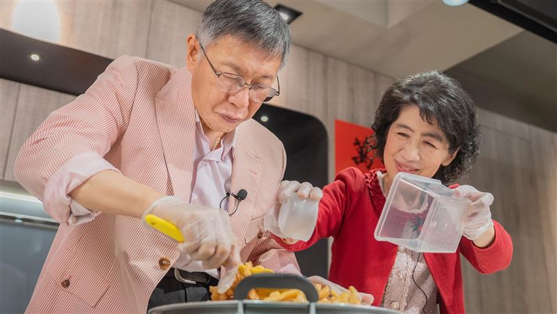 柯文哲妻子陳佩琪指出,法務部行政執行署表示若柯文哲服刑,具保的7000萬元保金將抵押「木可」所欠下的罰鍰,痛批真是土匪。(圖/民眾黨提供)