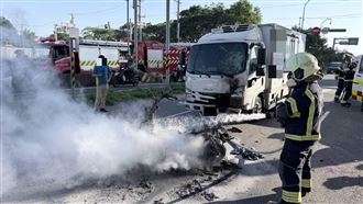 新／貨車撞左轉機車起火　30歲騎士斷魂