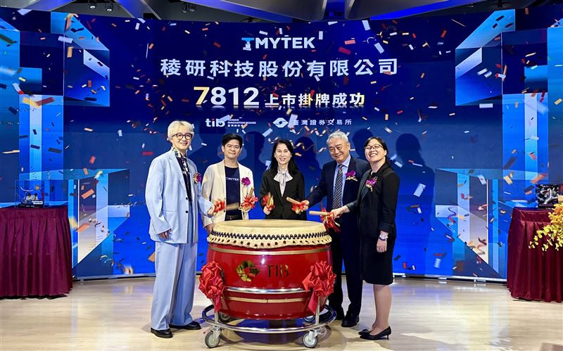 毫米波廠稜研今以60元掛牌創新板，以相控陣列天線卡位衛星與國防去中化商機。整合台灣半導體鏈打入美系客戶，預期2027年天線模組營收佔比破五成，迎來規模量產轉折。（圖／稜研科技提供）