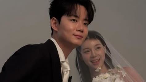 換乘戀愛首對夫妻誕生　孔尚貞徐敏亨完婚