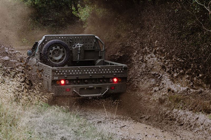 Land Rover Defender軍用皮卡,車體扭轉剛度達29kNm/度。(圖/Land Rover網站)