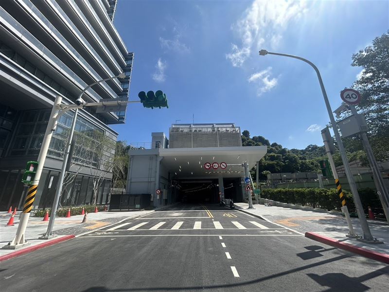 生技隧道北洞口現況(臨南港車站端)。(圖/翻攝自北市府官網)