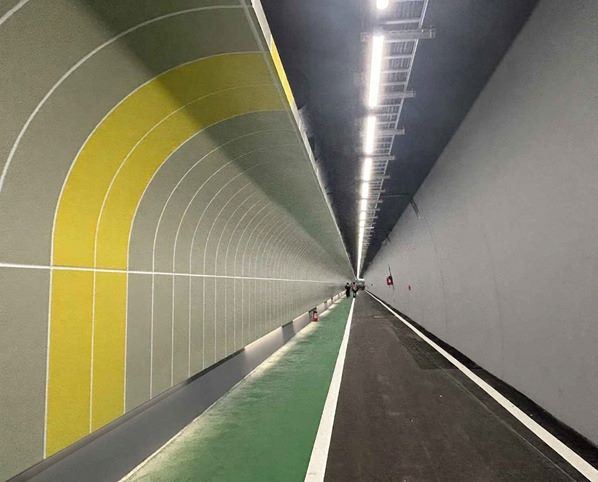 生技隧道人行及自行車通行空間現況。(圖/翻攝自北市府官網)