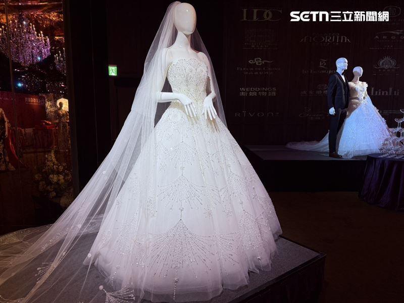 雲品國際集結旗下12處婚宴據點、20家婚禮周邊品牌,推出「幸福ALL IN」滿桌贈禮專案。(圖/記者李育道攝影)
