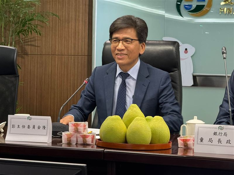 金管會主委彭金隆宣布多項金融政策大禮包。首創機車安駕強制險保費補助,並推出「股市儀表板」強化市場透明度。同時預告亞洲資產管理中心與虛擬資產專法草案即將上路,全面推動台灣金融市場升級轉型。(圖/記者師瑞德攝影)