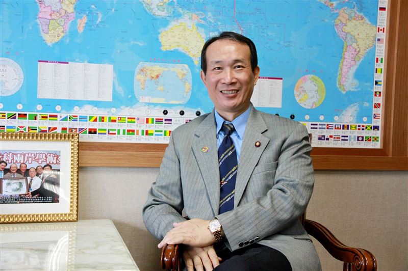 台灣螺絲公會前理事長、安拓實業董事長張土火21日赴高雄鳳山行政中心洽公時遭小貨車撞擊不治,享壽73歲,業界聞訊同感震驚、悲痛。(圖/翻攝全國創新創意總會官網)