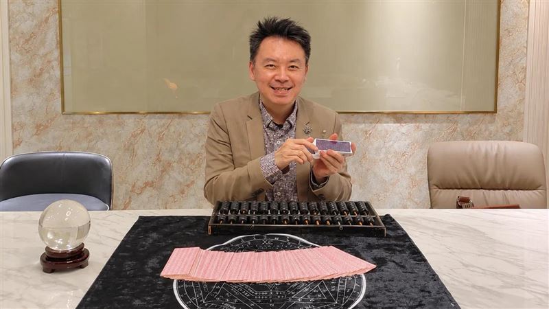命理師為中秋節開嗆　江伯樂狠批有失專業