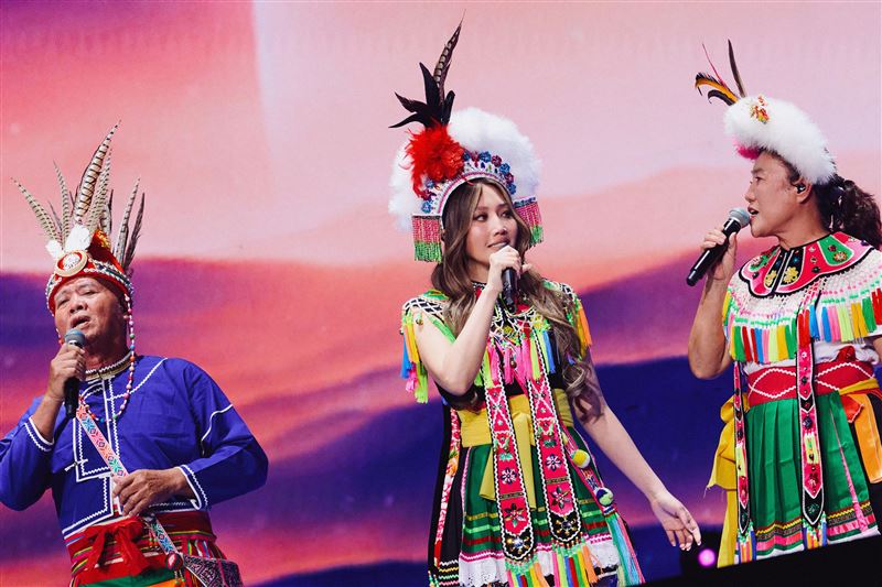 A-Lin黃麗玲「歌跡Journey」巡演登陸武漢。(圖/众悅娛樂 提供)