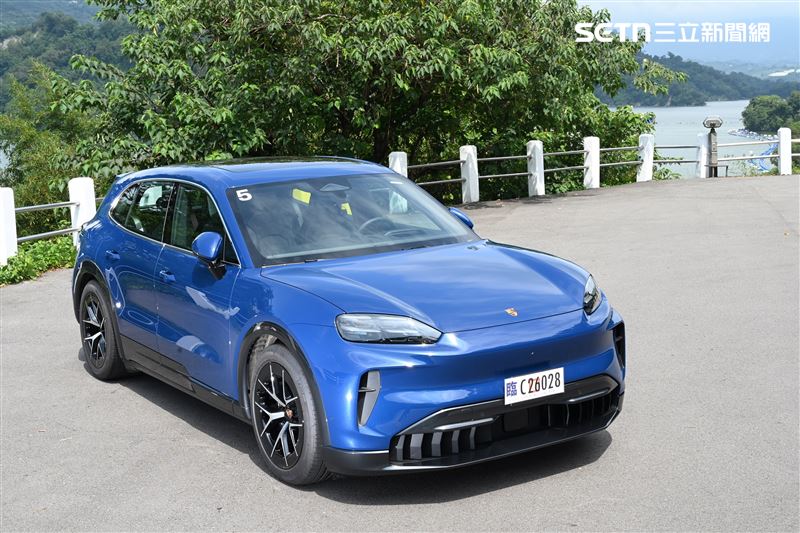 保時捷Cayenne Electric電動休旅。(圖/記者鍾釗榛攝影)